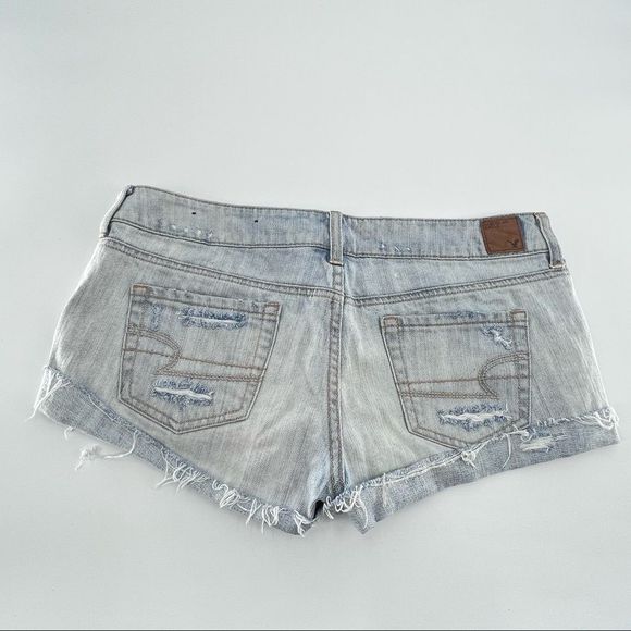 American Eagle Light Wash Distressed Jean Shorts sz 8 - Picture 3 of 5